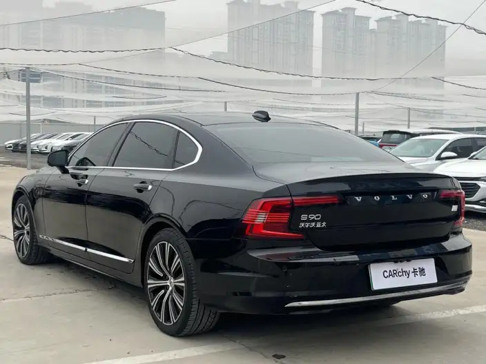 Volvo S90 PHEV 2022 Model Facelift T8 E Drive Hybrid Smart Elegance Deluxe Edition