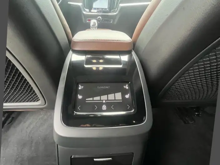 Volvo S90 PHEV 2022 Model Facelift T8 E Drive Hybrid Smart Elegance Deluxe Edition – фото 7