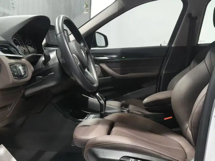BMW X1 2022 Model sDrive25Li Leading Model – фото 8
