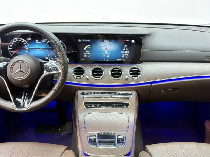 Mercedes-Benz E-Class 2023 Model E 260 L sedan – фото 7