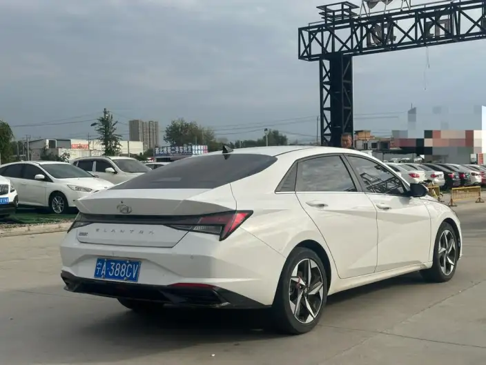 Hyundai Ioniq 2022 Model 1.5L CVT LUX Premium Edition – фото 6