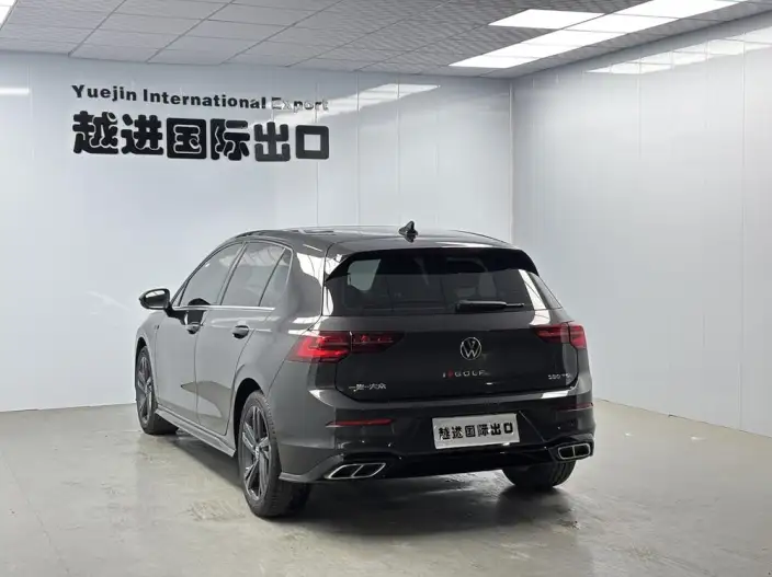 Volkswagen Golf 2023 Model 280TSI DSG R-Line Lite – фото 4