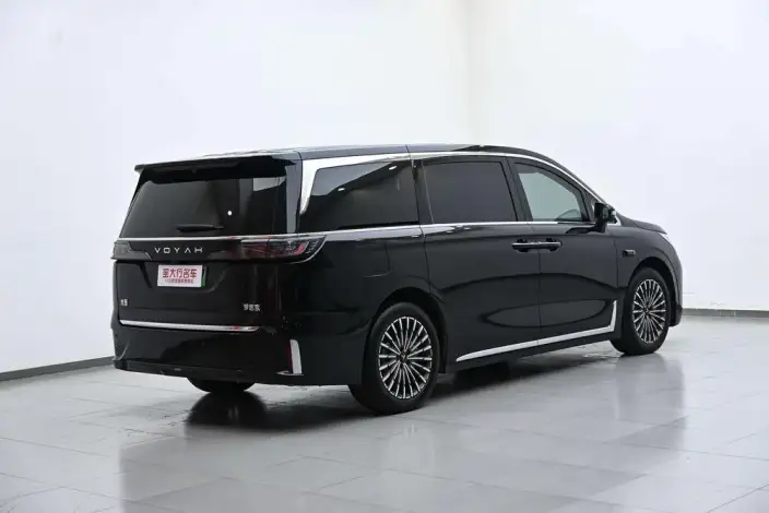 VOYAH Dreamer PHEV 2027 Model Champion Edition – фото 6