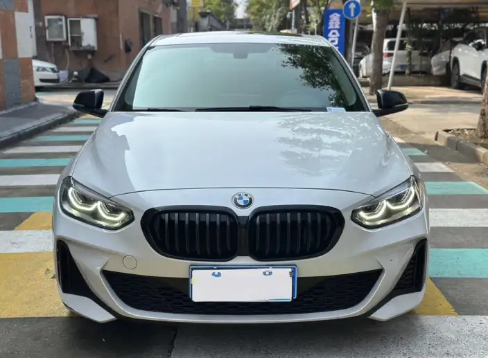 BMW 1 Series 2023 Model 120i M Sports Night Edition – фото 2