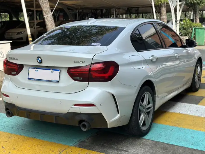 BMW 1 Series 2023 Model 120i M Sports Night Edition – фото 6