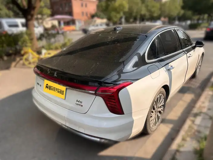 Hongqi H5 2023 Model 2.0T Automatic Flag Enjoy Edition – фото 2