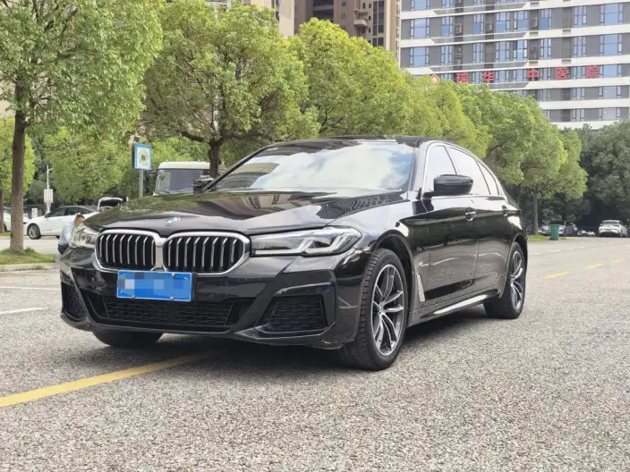 BMW 5 Series 2022 Model Facelift II 525Li M Sports Set – фото 1