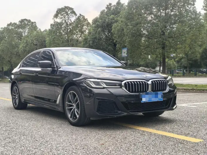 BMW 5 Series 2022 Model Facelift II 525Li M Sports Set – фото 3