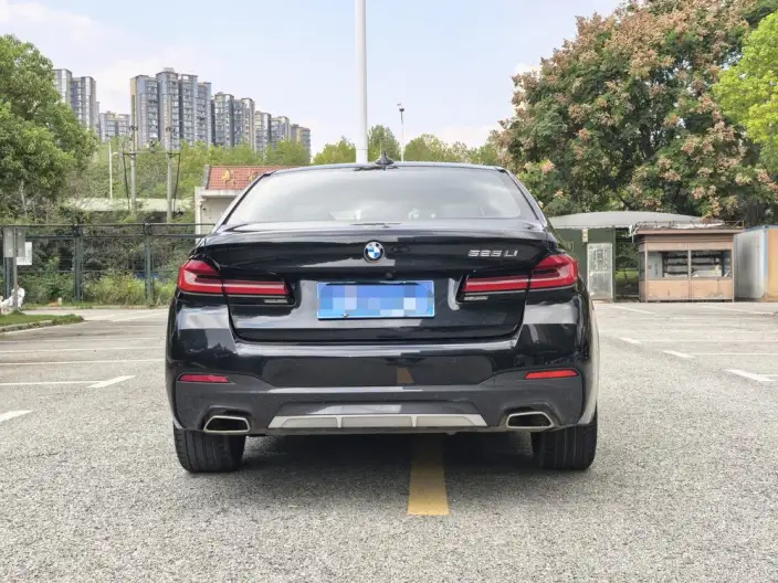 BMW 5 Series 2022 Model Facelift II 525Li M Sports Set – фото 5