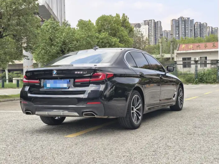 BMW 5 Series 2022 Model Facelift II 525Li M Sports Set – фото 6