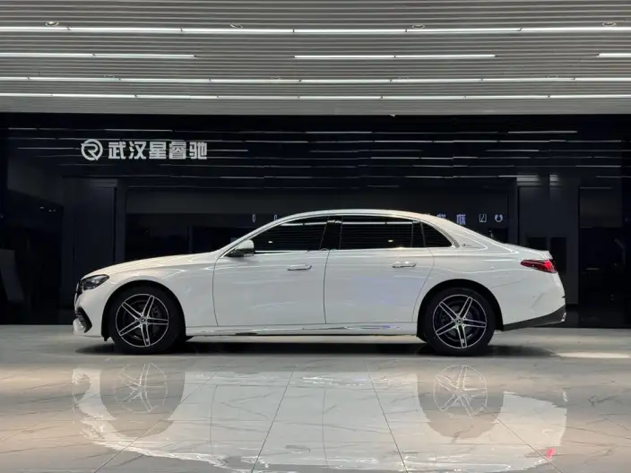 Mercedes-Benz E-Class 2024 Model E 260 L Sports sedan – фото 3