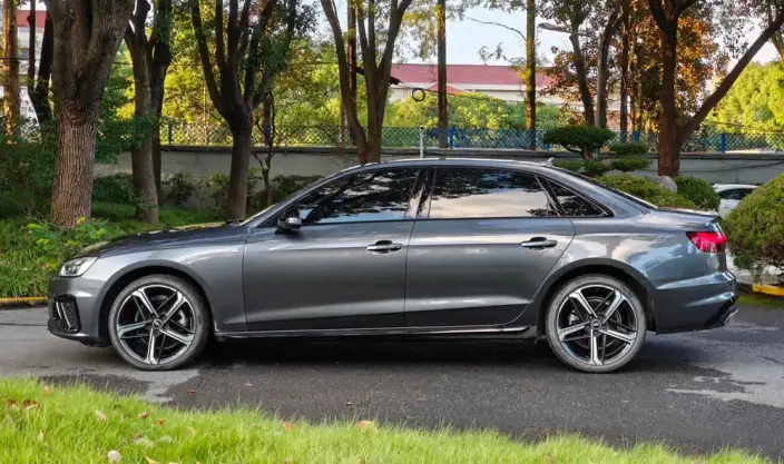 Audi A4 L 2024 Model 40 TFSI Luxury Dynamic Model – фото 3