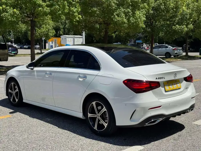 Mercedes-Benz A-class 2023 Model A 200 L Sports sedan Fashion Edition – фото 4