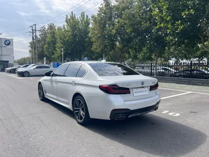 BMW 5 Series 2022 Model Facelift II 525Li M Sports Set – фото 5