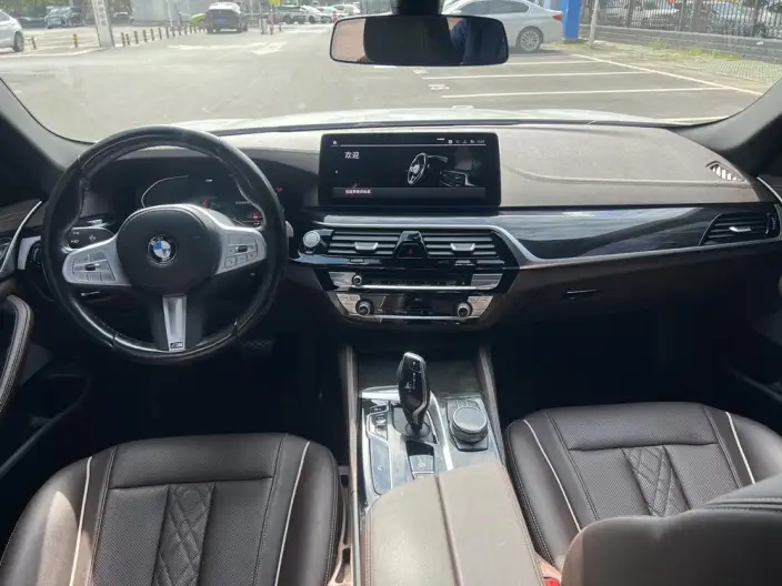 BMW 5 Series 2022 Model Facelift II 525Li M Sports Set – фото 8