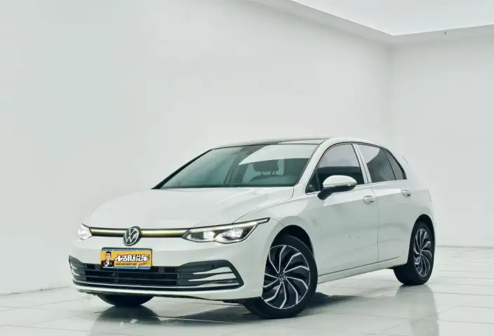 Volkswagen Golf 2021 Model 280TSI DSG Pro – фото 1