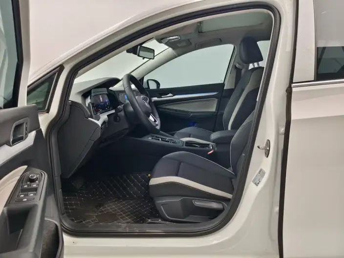 Volkswagen Golf 2021 Model 280TSI DSG Pro – фото 8