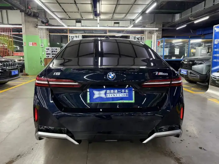 BMW i5 2024 Model eDrive35L Exclusive Model M Sports Set – фото 5