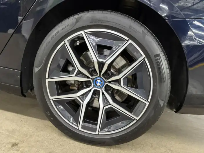 BMW i5 2024 Model eDrive35L Exclusive Model M Sports Set – фото 7