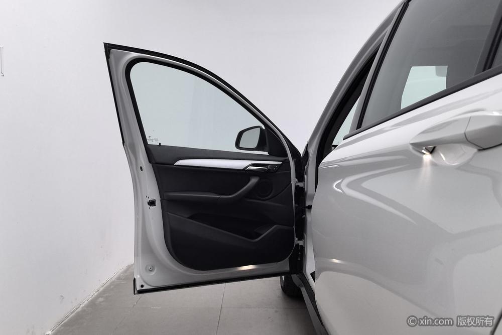 BMW X1 2018 sDrive18Li Style – фото 21