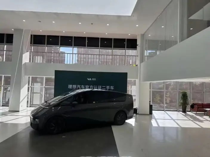 Li Auto MEGA 2024 Model Ultra Edition – фото 1