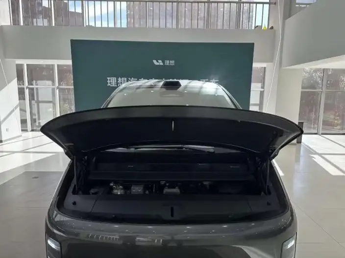 Li Auto MEGA 2024 Model Ultra Edition – фото 4