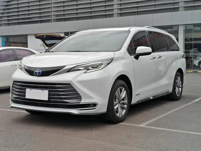Toyota Sienna 2023 Model Facelift Hybrid 2.5L Supreme Edition – фото 1