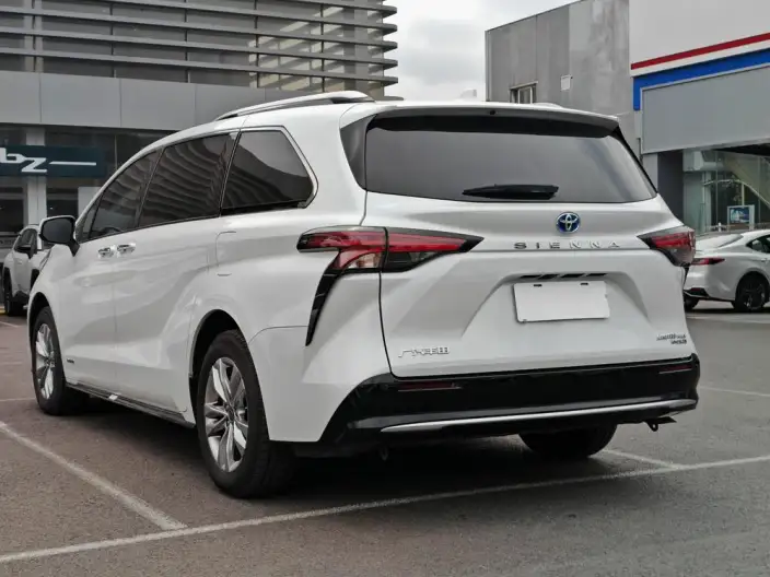 Toyota Sienna 2023 Model Facelift Hybrid 2.5L Supreme Edition – фото 4