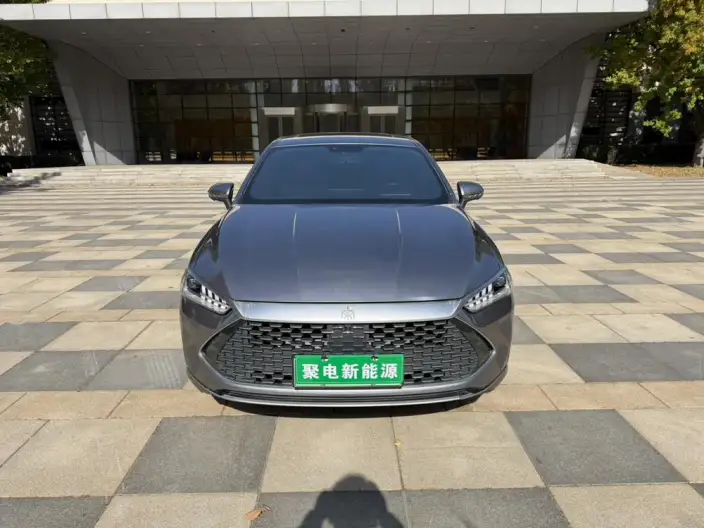 BYD Qin PLUS DM 2023 Model DM-i Champion Edition 120KM Leading Model – фото 2