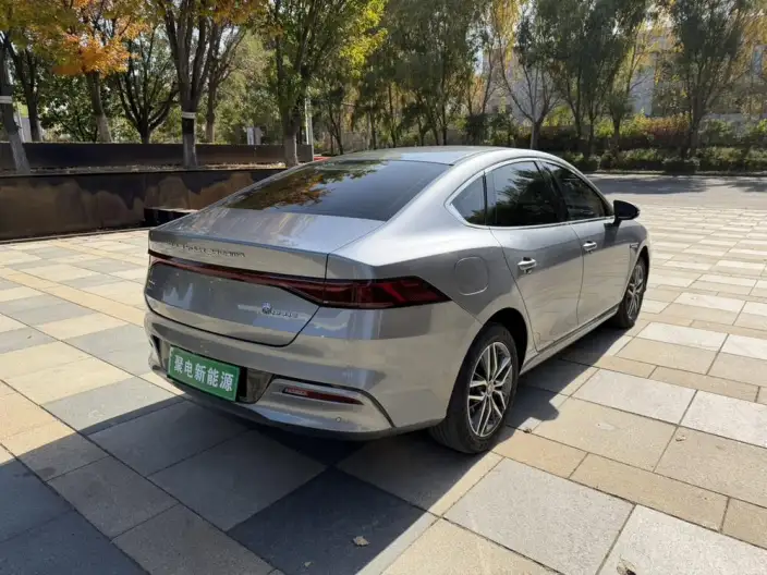 BYD Qin PLUS DM 2023 Model DM-i Champion Edition 120KM Leading Model – фото 6