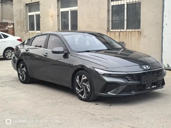 Hyundai Ioniq 2023 Model 1.5L CVT LUX Premium Edition – фото 3
