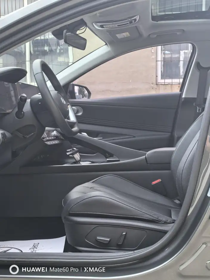 Hyundai Ioniq 2023 Model 1.5L CVT LUX Premium Edition – фото 8