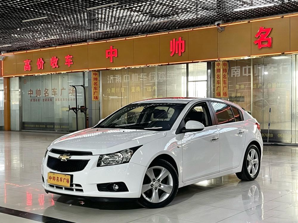 Chevrolet Cruze 2015 модификация Hatchback 1.6L автоматическое Comfort Edition – фото 1