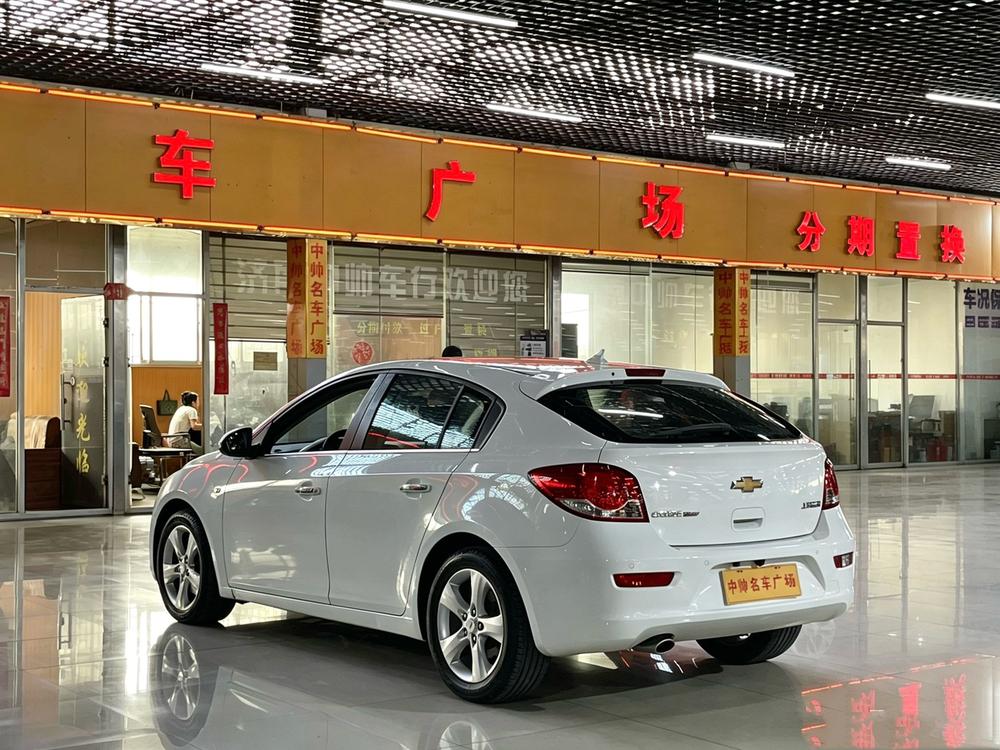 Chevrolet Cruze 2015 модификация Hatchback 1.6L автоматическое Comfort Edition – фото 4