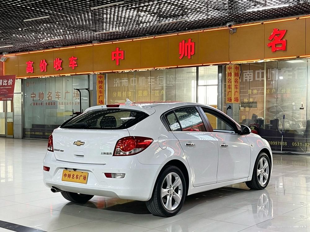 Chevrolet Cruze 2015 модификация Hatchback 1.6L автоматическое Comfort Edition – фото 6