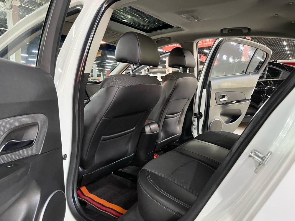 Chevrolet Cruze 2015 модификация Hatchback 1.6L автоматическое Comfort Edition – фото 10