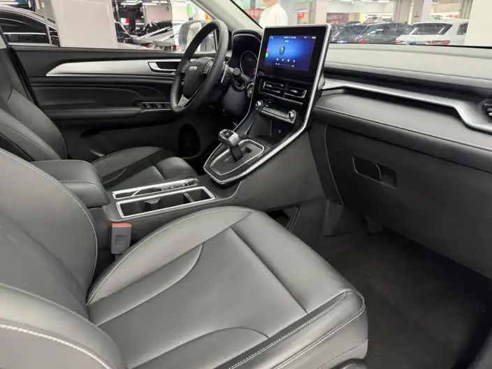Haval M6 2023 Model PLUS 1.5T DCT Noble Smart Connect Model – фото 8