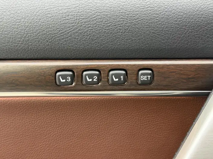 Land Cruiser （import 2021 Model 5.7L Automatic 4WD 8 seat Parallel Imported – фото 10