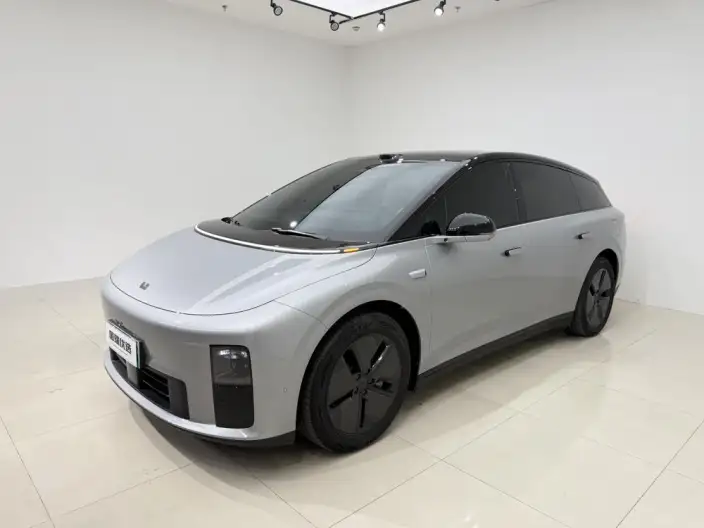 Li Auto i6 2025 Model 2WD Standard Edition – фото 1