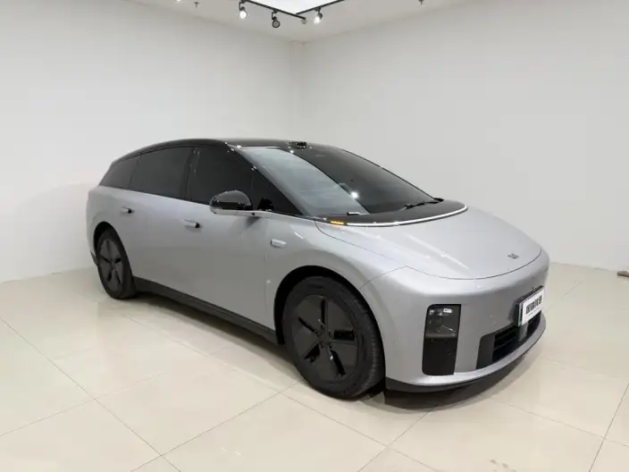 Li Auto i6 2025 Model 2WD Standard Edition – фото 3