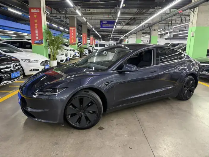 Model 3 2025 Model Facelift Rear-wheel drive version – фото 1