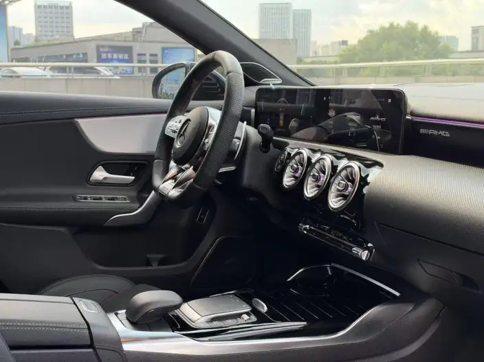 Mercedes-Benz A-Class AMG 2022 Model AMG A 35 L 4MATIC Blazing Night Special Edition – фото 10