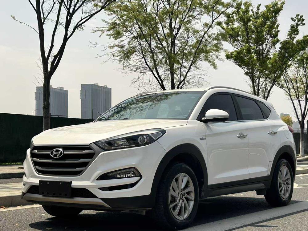 Hyundai Tucson 2015 1.6T DCT 2WD Smart – фото 1