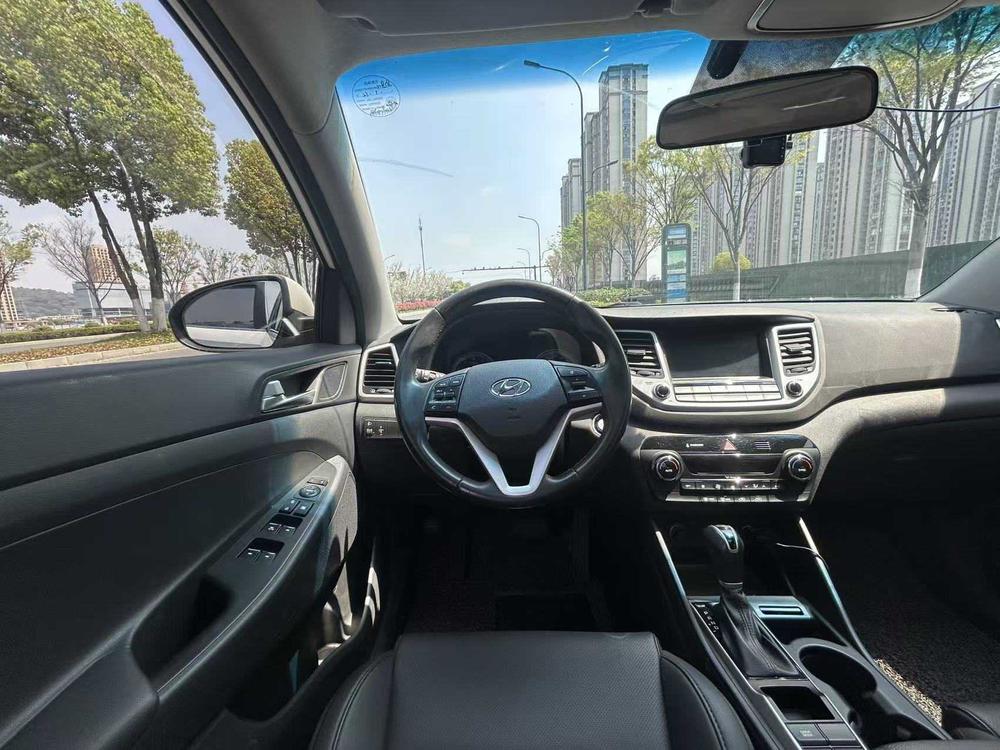 Hyundai Tucson 2015 1.6T DCT 2WD Smart – фото 10