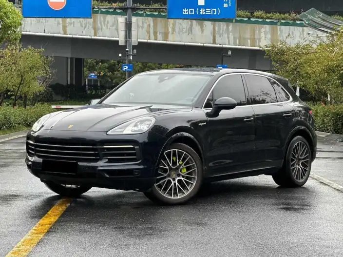 Cayenne E-Hybrid 2021 Model Cayenne E-Hybrid 2.0T – фото 1