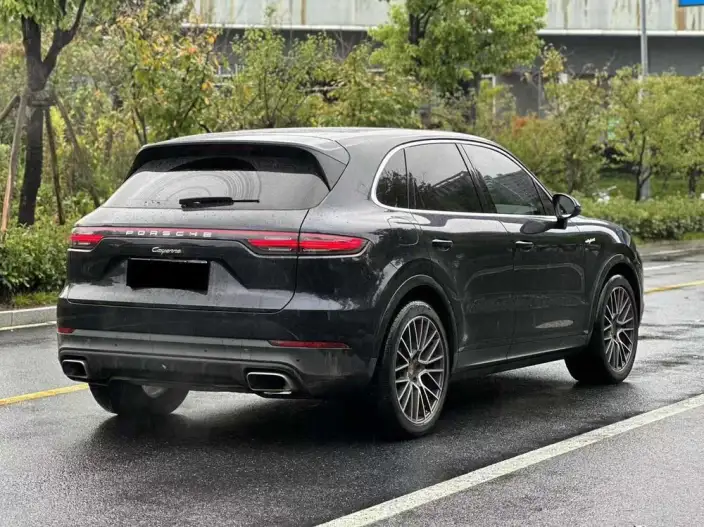 Cayenne E-Hybrid 2021 Model Cayenne E-Hybrid 2.0T – фото 6