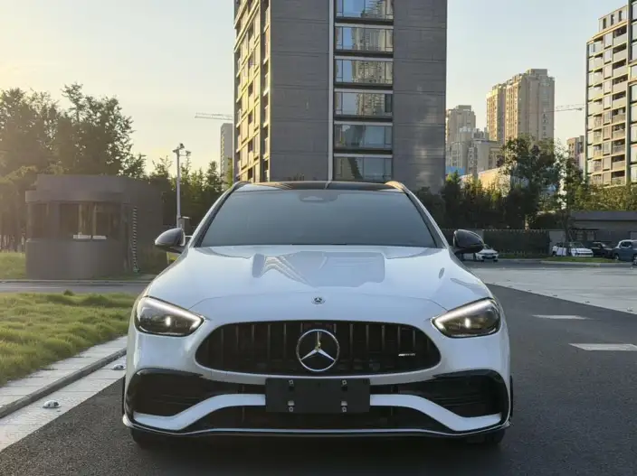 Mercedes-Benz C-Class AMG 2023 Model AMG C 43 4MATIC Travel Sedan Special Edition – фото 2