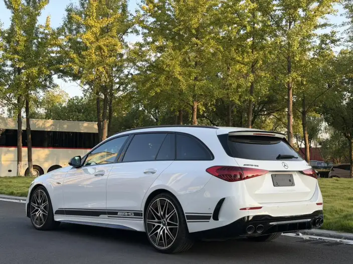 Mercedes-Benz C-Class AMG 2023 Model AMG C 43 4MATIC Travel Sedan Special Edition – фото 4