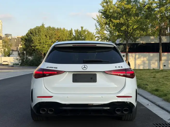 Mercedes-Benz C-Class AMG 2023 Model AMG C 43 4MATIC Travel Sedan Special Edition – фото 5