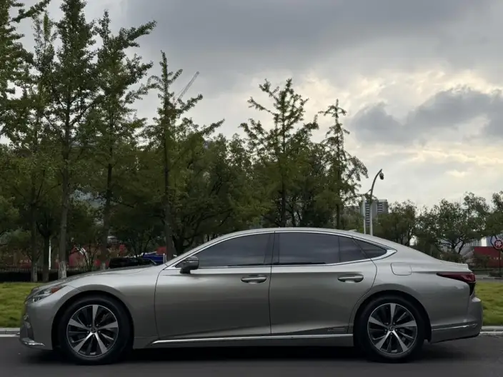 Lexus LS 2021 Model 500h Superior Edition – фото 3